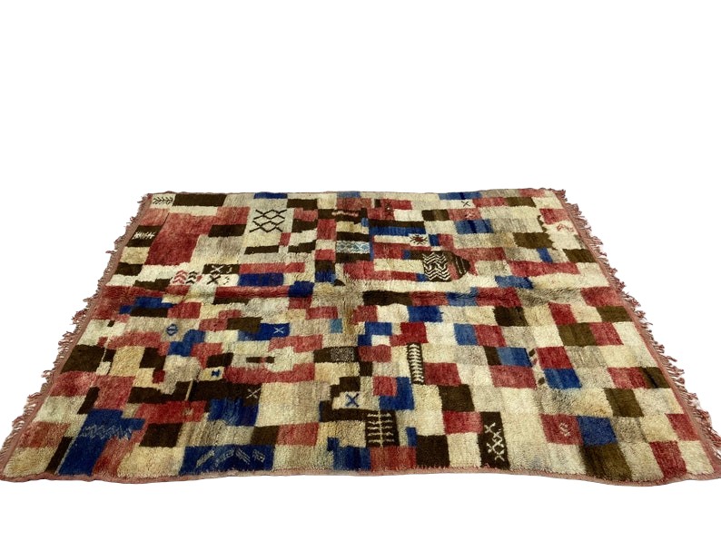 thigh-c_white_cream_brown_beige_red_blue_nabil-fouad_-7.jpg