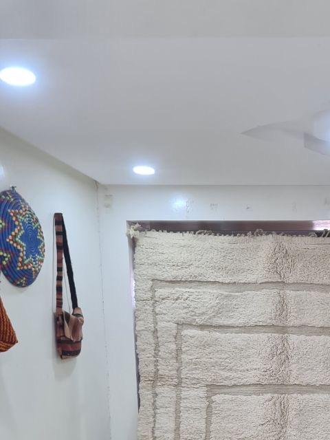 latir_white_cream1_2.jpg